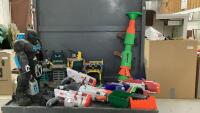TOTE & BOX W/ NERF GUNS & BATMAN TOYS