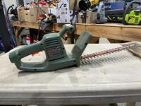 Black and decker hedge trimmer