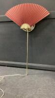 VINTAGE WALL MOUNT PLUG IN LIGHT