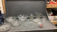 BOX OF CLEAR GLASSWARE - BOWLS, PLATTERS, DECANTER, PITCHERS