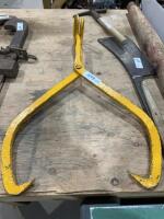 Ice tongs