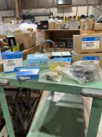 Box of bearings And Universal&rsquo;s