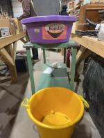 To feed tubs