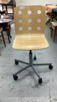 MODERN OFFICE CHAIR