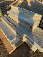 Pallet with cross box and aluminum side boxes
