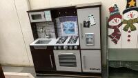 KIDKRAFT PLAY KITCHEN