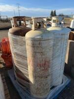 Pallet of six 100 pound propane tanks