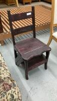 2-IN-1 CHAIR - CONVERTS TO A STEP STOOL