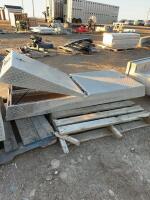 Batwing shallow box toolbox