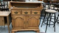 ROXTON BAR CABINET