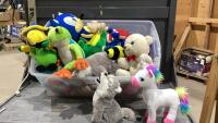 GOOD LIDDED TOTE FULL OF STUFFIES