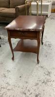 KROEHLER END TABLE