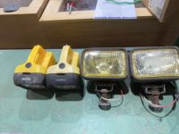 Two halogen lights to flash lights