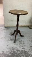 OCTAGON SHAPE PLANT STAND - WOOD