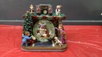 KIRKLAND MUSICAL WATER GLOBE