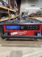 Milwaukee M 18 charger