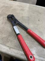 Set of bolt cutters