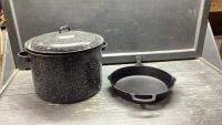 BOX W/ CANNER + MASTER CHEF CAST FRYPAN