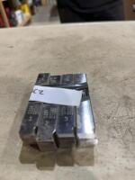 Set of rigid threading bits