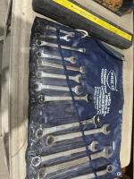 Partial set of wrenches and torque wrench