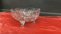 PINWHEEL CRYSTAL 3-LEGGED BOWL