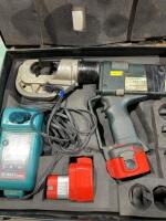 Cordless electric cable crimper
