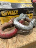 Two heavy clevis&rsquo;s
