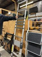 12&rsquo; Aluminum extending ladder