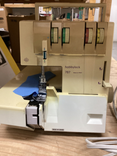 PFAFF HOBBYLOK 787 SERGER