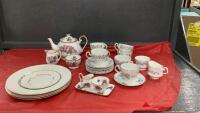ASSORTED CHINA - ROSLYN TEAPOT & CREAM & SUGARS, CUPS & SAUCERS AND MISC PLATES