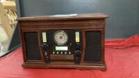 INNOVATIVE TECHNOLOGY RADIO/PHONOGRAPH/CD/CASSETTE PLAYER