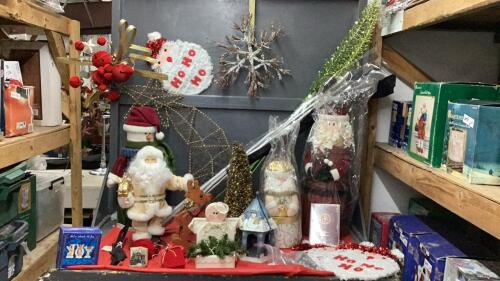 LARGE TOTE W/ CHRISTMAS DECOR - STACKING SANTA BOXES, WICKER STAR, METAL STAR, BELL WREATH, GLITTERY GREEN SPIKES