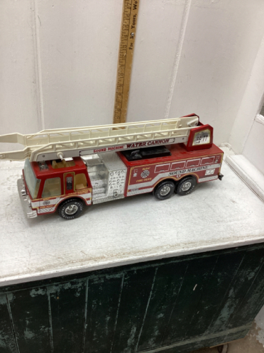 NYLAND TOY FIRE TRUCK