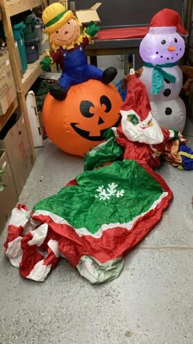 LARGE SANTA IN SLEIGH BLOW UP (BLOWER NOT WORKING) LIGHTED OLAF AND PUMPKIN YARD BLOW UPS