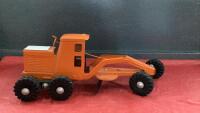 LINCOLN TOYS GRADER - HAS BEEN REPAINTED