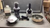 RED LIDDED TOTE W/YONANA , JUICE EXTRACTOR, STARFRIT SPIRALER