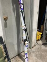 Set of downhill skis