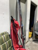 Set of men&rsquo;s downhill skis