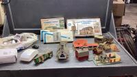 MODEL TRAIN ACCESSORIES - BUILDINGS
