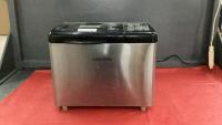 BLACK & DECKER BREAD MAKER
