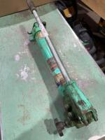 Hydraulic hand pump