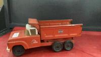 "LIL BEAVER" DUMP TRUCK