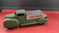 LINCOLN TOYS TOW TRUCK
