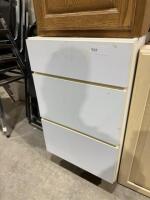Kitchen lower cabinet