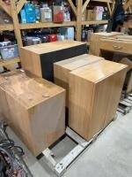 Pallet of four upper cupboards