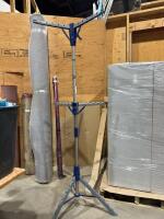Collapsible clothes, rack