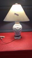CERAMIC BASE TABLE LAMP W/ CALLA LILY DECORATION
