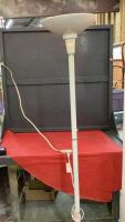 WHITE METAL FLOOR LAMP