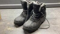COLUMBIA LINED BOOTS - MENS SIZE 12