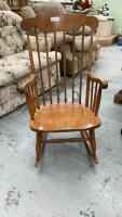 WOOD ROCKING CHAIR